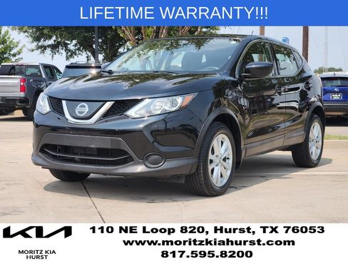 Used 2019 Nissan Rogue Sport S w/ Appearance Package AWD/4WD image 2