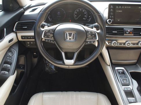 Used 2019 Honda Accord Touring image 5