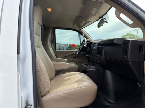 Used 2022 Chevrolet Express 2500 w/ Safety Package RWD image 10