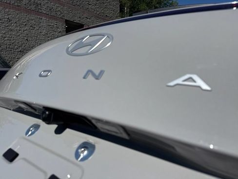Used 2024 Hyundai Kona SEL AWD/4WD image 9