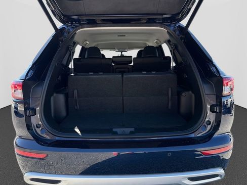 Used 2024 Mitsubishi Outlander SE image 39