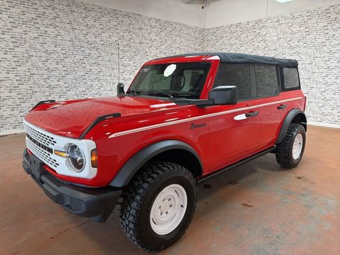 Used 2023 Ford Bronco 4-Door AWD/4WD image 3