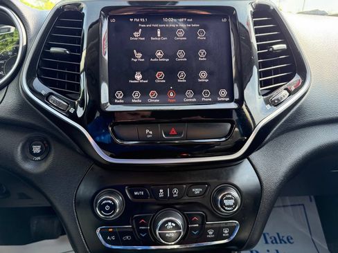 Used 2019 Jeep Cherokee Limited AWD/4WD image 9