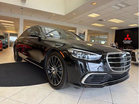 Used 2024 Mercedes-Benz S 580 4MATIC Sedan image 3