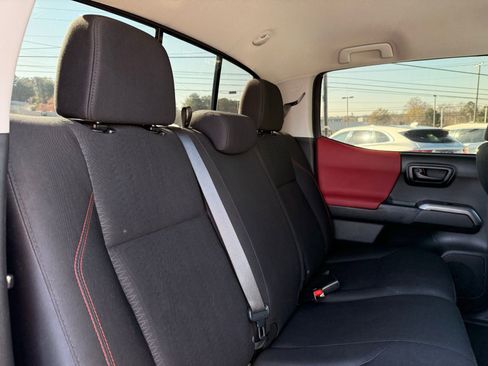 Used 2019 Toyota Tacoma 2WD Double Cab image 28