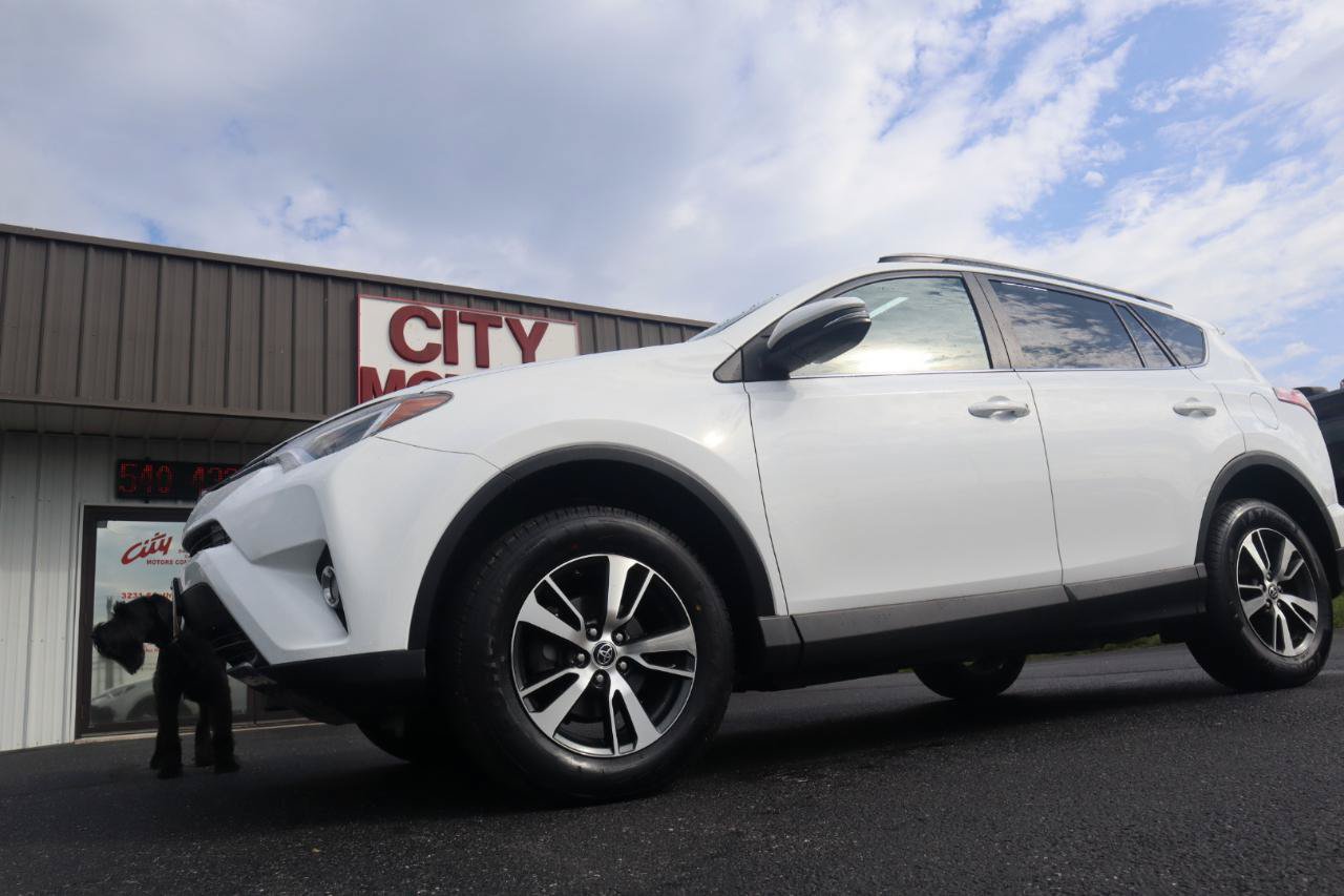 Used 2017 Toyota RAV4 XLE AWD/4WD image 19