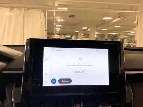 Used 2023 Toyota Corolla Cross XLE image 35