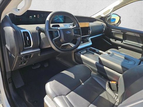 Used 2025 Ford Expedition Max Platinum AWD/4WD image 16