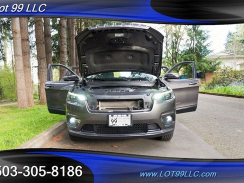 Used 2019 Jeep Cherokee Latitude Plus w/ Cold Weather Group AWD/4WD image 27