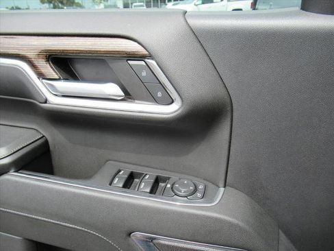 Used 2024 GMC Sierra 1500 Elevation image 19