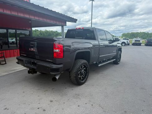 Used 2016 GMC Sierra 2500 Denali w/ Duramax Plus Package AWD/4WD image 4