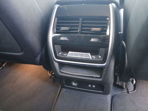 Used 2024 BMW X7 xDrive40i image 21