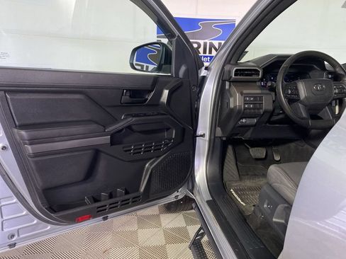 Used 2024 Toyota Tacoma SR5 AWD/4WD image 27