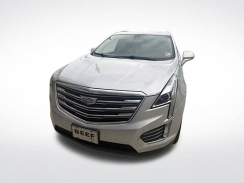 Used 2017 Cadillac XT5 Luxury w/ Driver Awareness Package AWD/4WD image 3