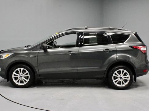 Used 2018 Ford Escape SE w/ Ford Safe & Smart Package FWD image 8