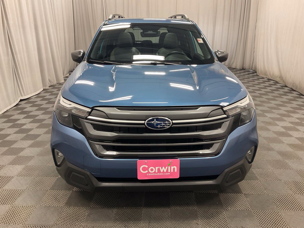 Used 2025 Subaru Forester Premium AWD/4WD image 5