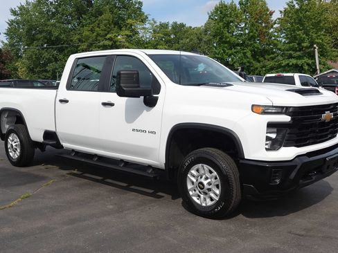 Used 2025 Chevrolet Silverado 2500 W/T AWD/4WD image 4