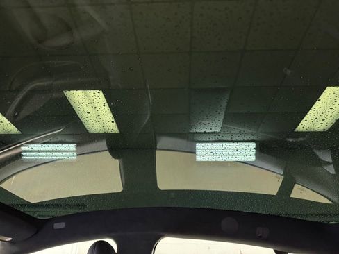 Used 2021 Tesla Model S Plaid image 17