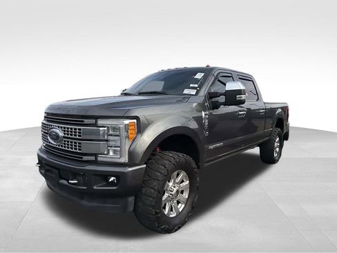 Used 2017 Ford F250 Platinum w/ Platinum Ultimate Package image 5