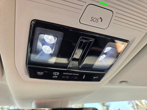 Used 2025 Volkswagen ID. Buzz 1st Edition image 27