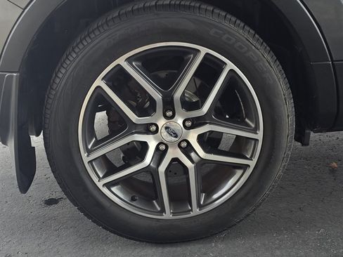 Used 2017 Ford Explorer Sport w/ Equipment Group 401A AWD/4WD image 45