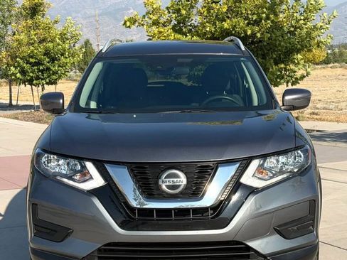 Used 2020 Nissan Rogue SV AWD/4WD image 2