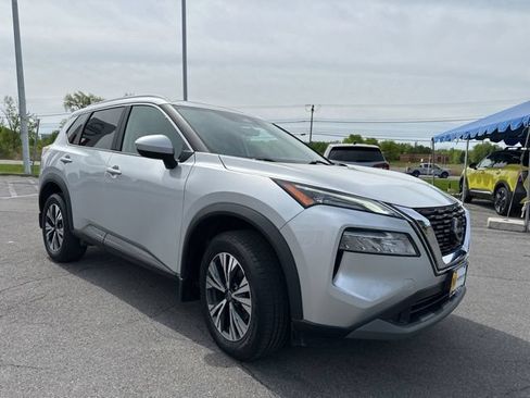 Used 2023 Nissan Rogue SV w/ SV Premium B Package AWD/4WD image 8