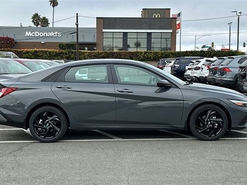 New 2026 Hyundai Elantra Sport image 5