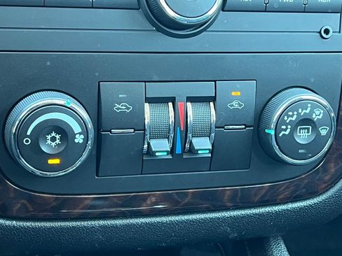 Used 2012 Chevrolet Impala LT w/ LT Sunroof Package FWD image 23