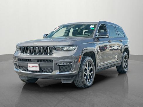 Used 2024 Jeep Grand Cherokee L Limited AWD/4WD image 3
