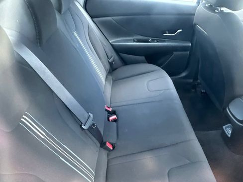 Used 2024 Hyundai Elantra SEL FWD image 16