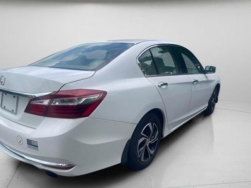Used 2016 Honda Accord LX image 11