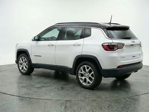 Used 2025 Jeep Compass Limited image 6