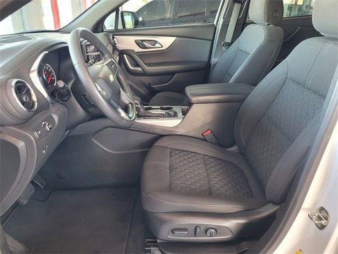 Used 2022 Chevrolet Blazer LT image 4