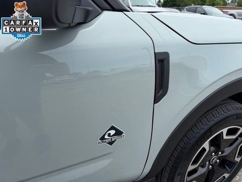 Used 2023 Ford Bronco Sport Outer Banks w/ Tech Package AWD/4WD image 11