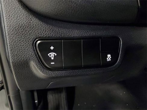 Certified 2024 Kia Seltos X-Line image 17