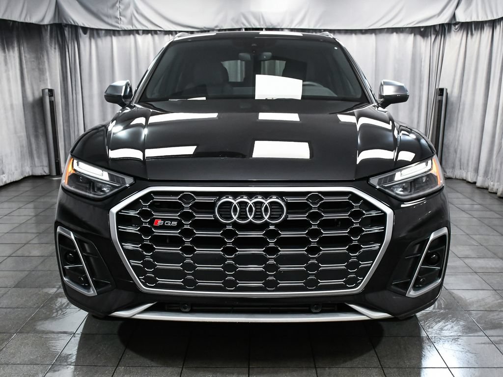 Used 2023 Audi SQ5 Premium w/ Convenience Package AWD/4WD image 2