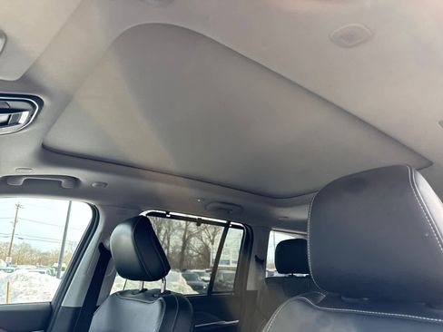 Used 2023 Jeep Grand Cherokee Limited w/ Luxury Tech Group II image 14