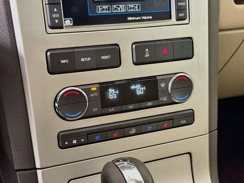 Used 2009 Lincoln MKX AWD image 19