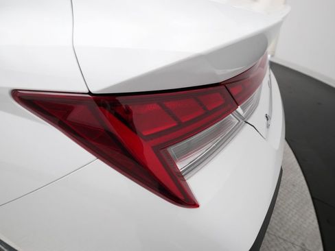 Used 2024 Hyundai Elantra Limited FWD image 32