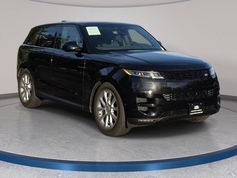 Used 2025 Land Rover Range Rover Sport SE image 4