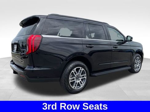 Used 2025 Ford Expedition Active AWD/4WD image 5