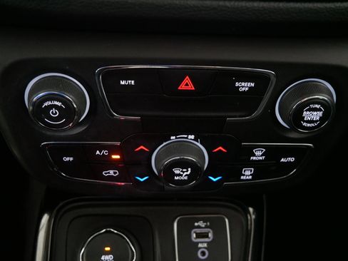 Used 2019 Jeep Compass Latitude AWD/4WD image 23