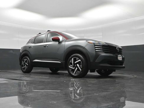 Used 2026 Nissan Kicks SV w/ Interior Electronics Package FWD image 18