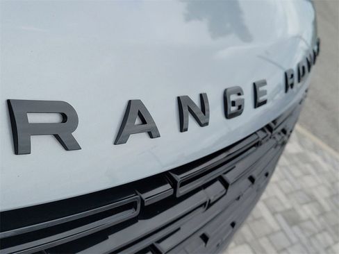 Certified 2024 Land Rover Range Rover SE image 9