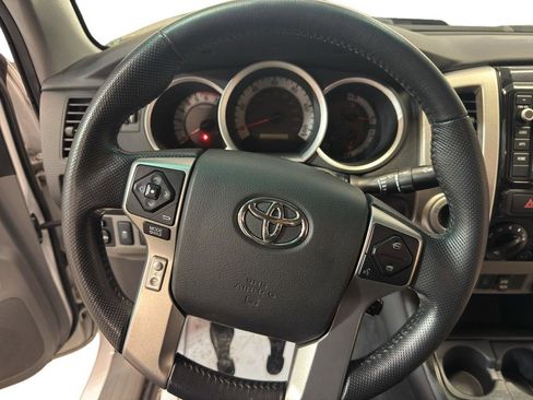 Used 2015 Toyota Tacoma 4x4 Double Cab image 16