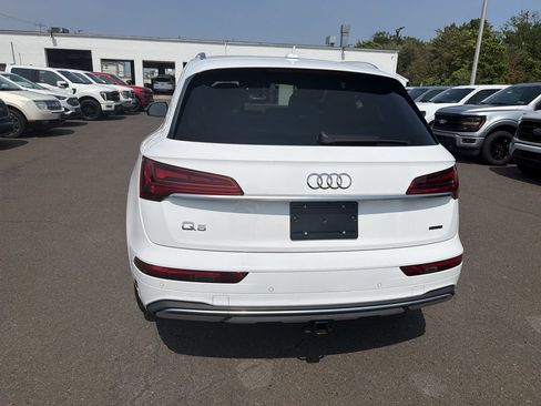 Used 2023 Audi Q5 2.0T Premium w/ Convenience Package AWD/4WD image 4