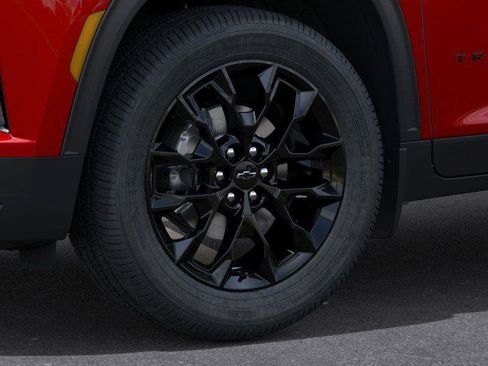 Used 2026 Chevrolet Traverse LT w/ Midnight/Sport Edition AWD/4WD image 9