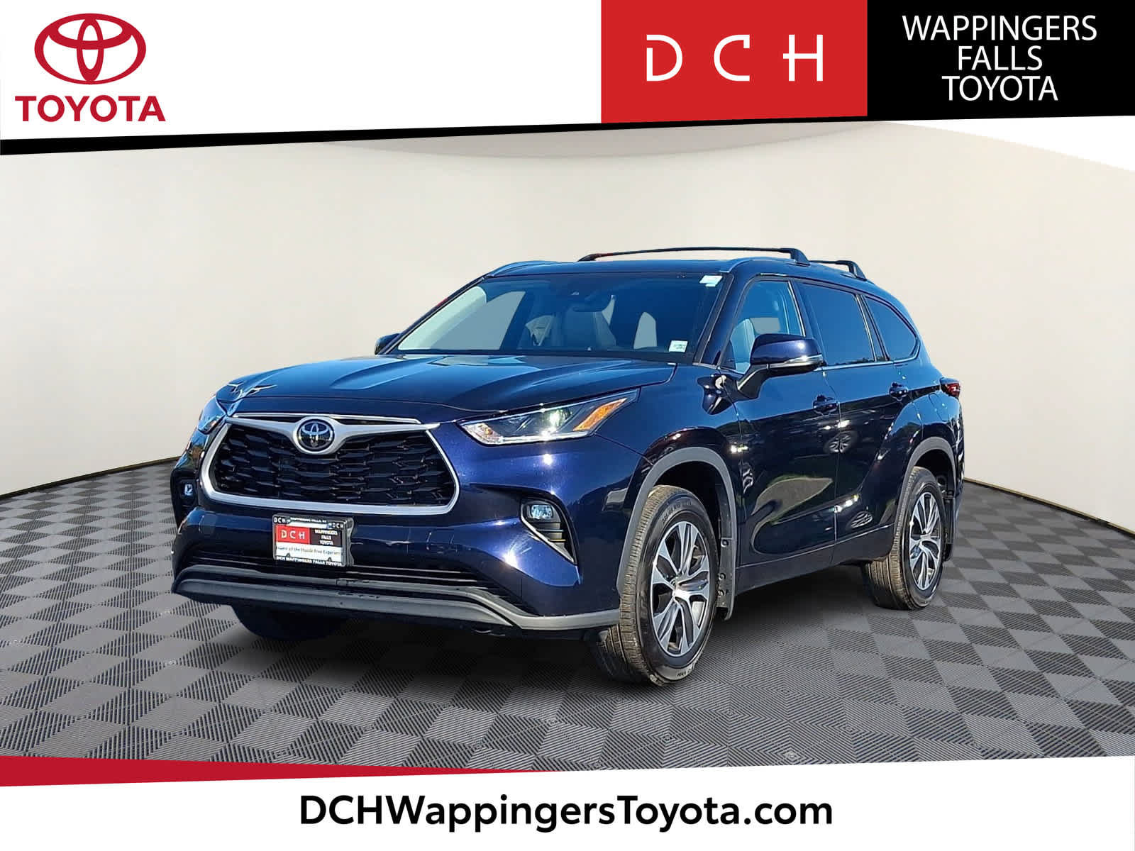 Certified 2021 Toyota Highlander XLE AWD/4WD image 1