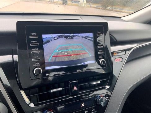 Used 2024 Toyota Camry SE image 21